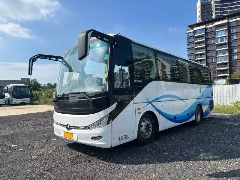 2023年7月 同款兩臺國六38座準(zhǔn)新宇通6907氣囊旅游車 