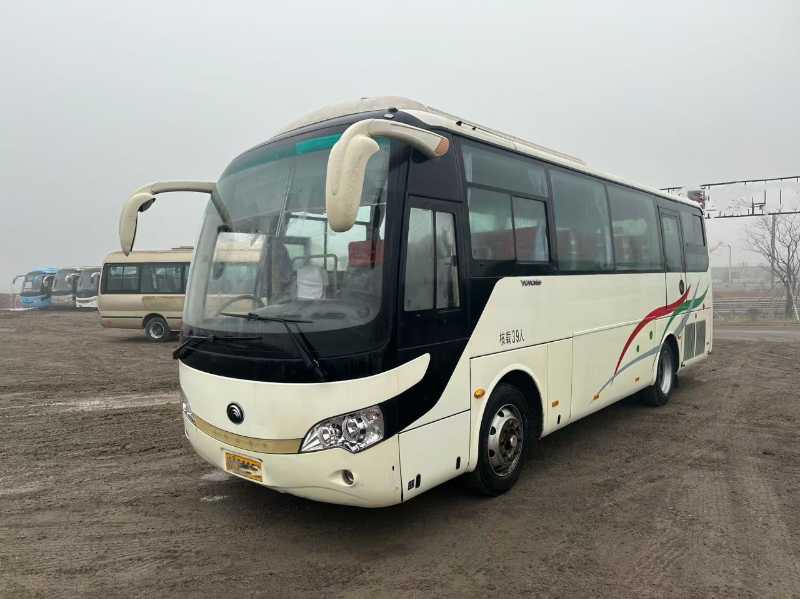 2015年12月 國四39座非營運(yùn)有暖氣宇通6888型客車