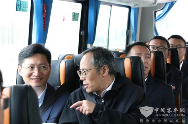 中車電動(dòng)鯨典R11交付北京中關(guān)村