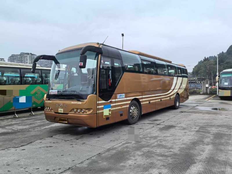 12米國(guó)五34座2+1氣囊尼奧普蘭6112保姆車 