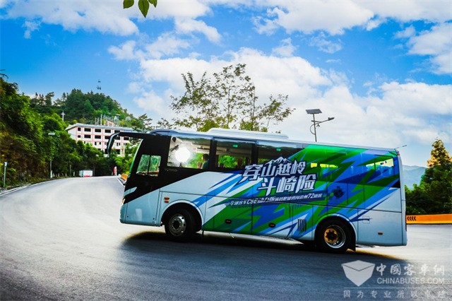 勇闖貴州72道拐 宇通新能源客車(chē)極限挑戰(zhàn)震撼來(lái)襲