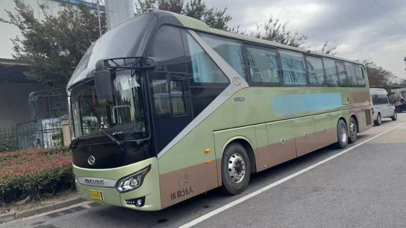 2021年?yáng)|北配置56座后吊輪金龍6135客車 