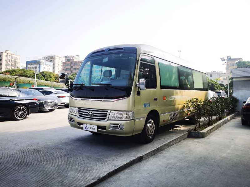 2013年5月 15座豪華版非營運汽油4.0考斯特 