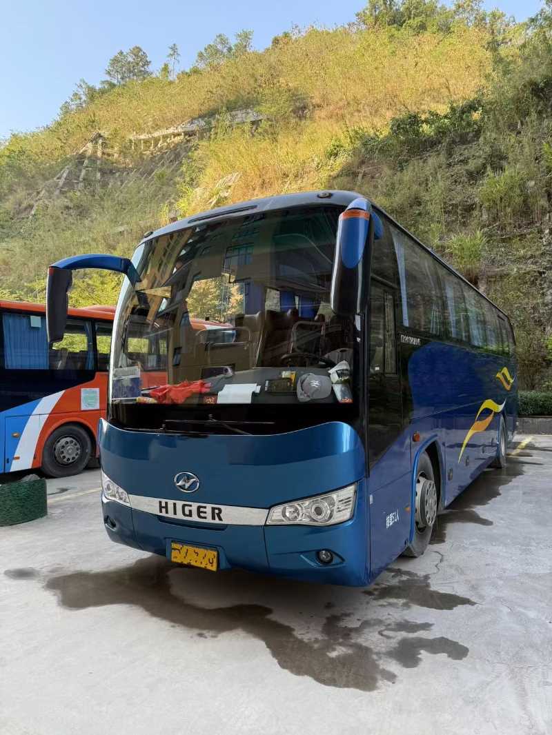 51座海格6112旅游車