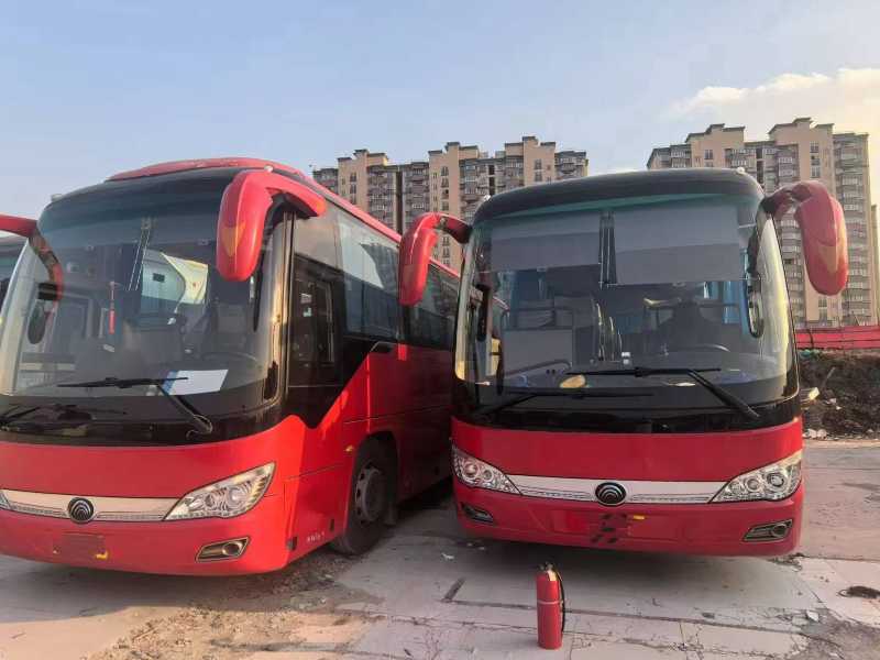 2021年6月 同款兩臺(tái)38座宇通6906氣囊旅游車 