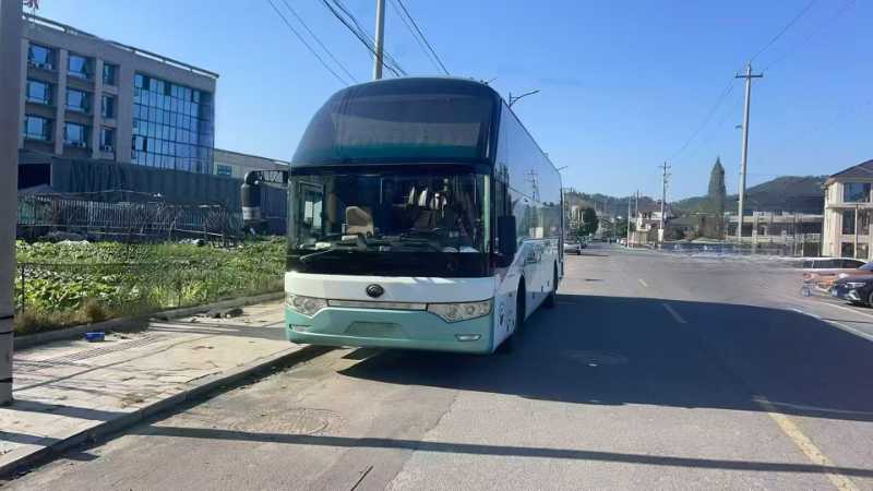 2015年12月上牌國四51座宇通6122雙檔齊全氣囊車