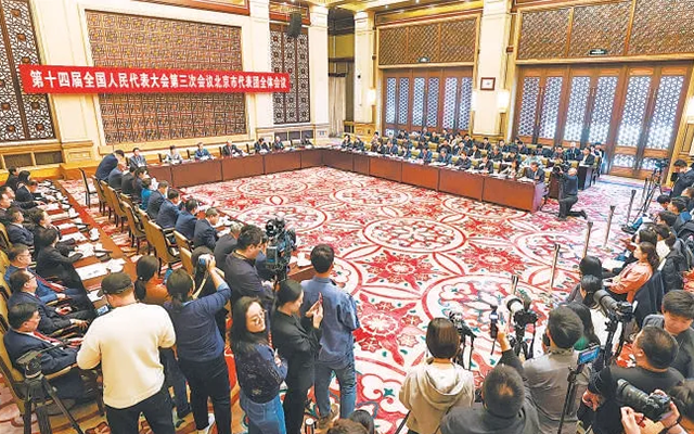 聚焦兩會(huì) 北京市代表團(tuán)開放團(tuán)組 回答中外記者提問