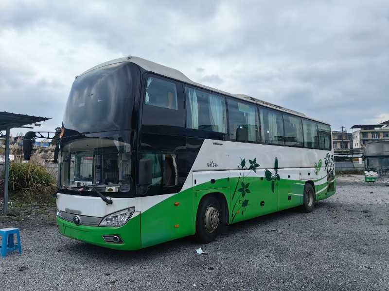 2017年3月上牌同款三臺國五53座宇通6118氣囊旅游車