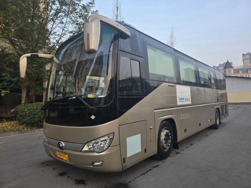 2019年2月上牌30座2+1天然氣LNG國五宇通6119保姆車