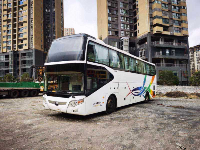 2015年12月上牌51座有司機(jī)睡鋪暖氣宇通6126營(yíng)運(yùn)車(chē)