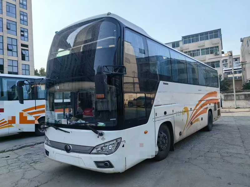 2015年上牌一層半55座天然氣LNG宇通6118氣囊車