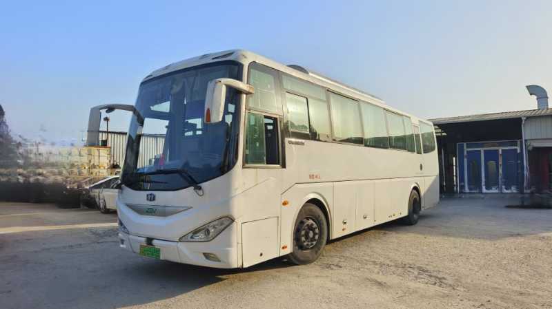 2018年12月上牌46座中植6110氣囊旅游電車