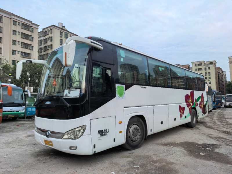 2018年4月上牌48座宇通6119有中門旅游車