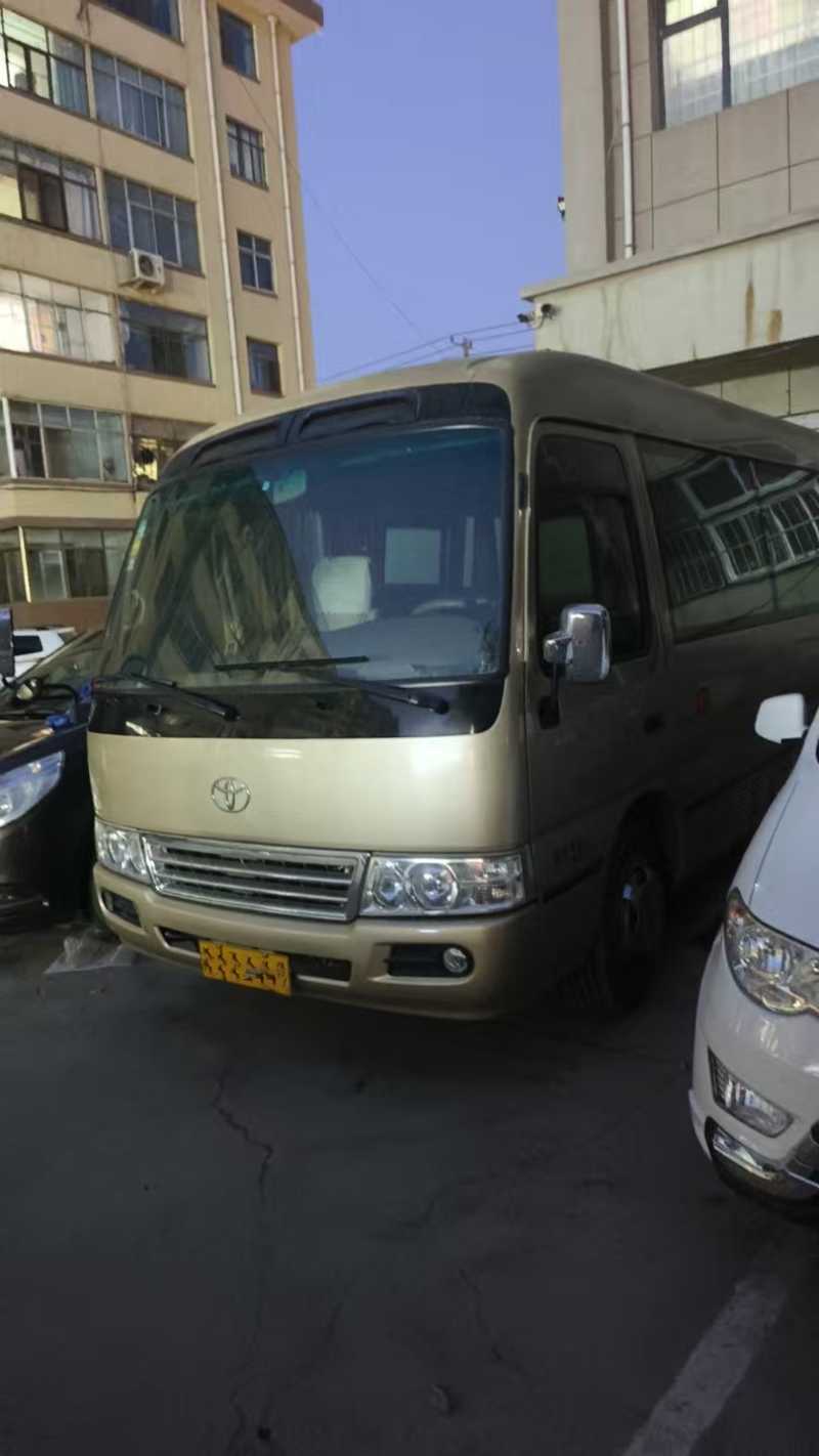 2016年9月上牌19座北方配仿考金旅汽油營運(yùn)中巴