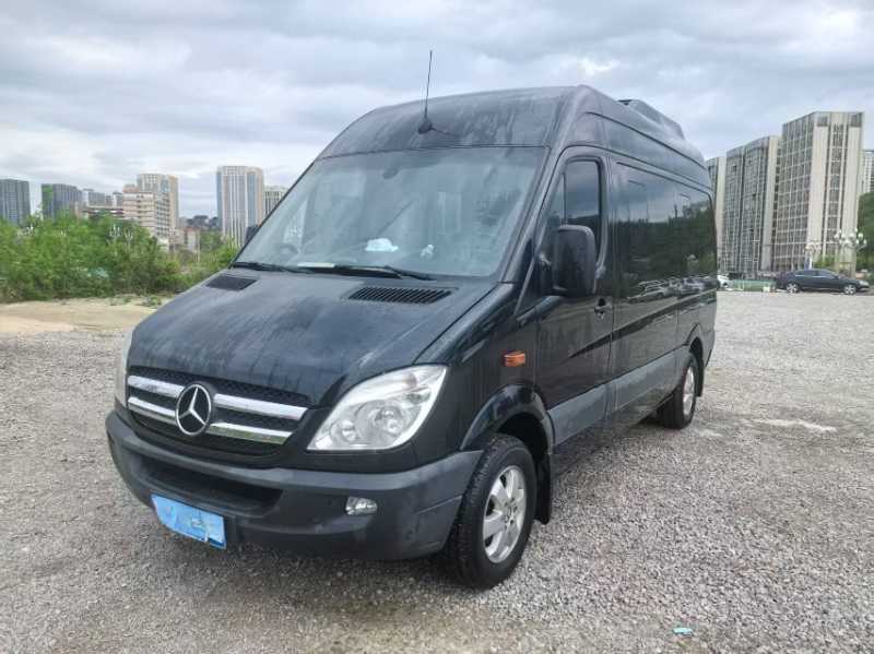 2017年1月 非營運9座藍牌小型奔馳凌特商務車