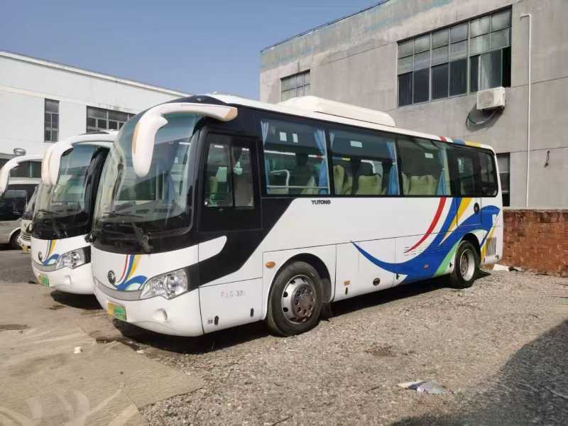 2016年12月上牌雙胞胎32座寧德時(shí)代宇通E8純電營運(yùn)車