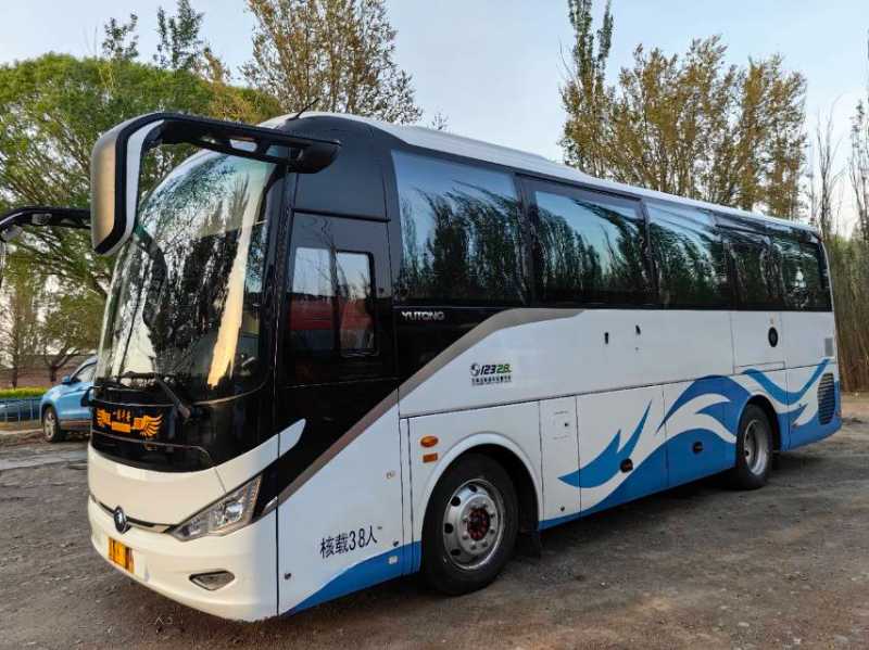 2022年7月東北配國(guó)六有公告中空玻璃鍋爐暖氣38座宇通C9L旅游車