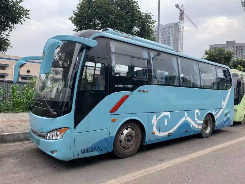 2014年8月上牌35座國(guó)四可提雙檔金龍6859氣囊旅游車