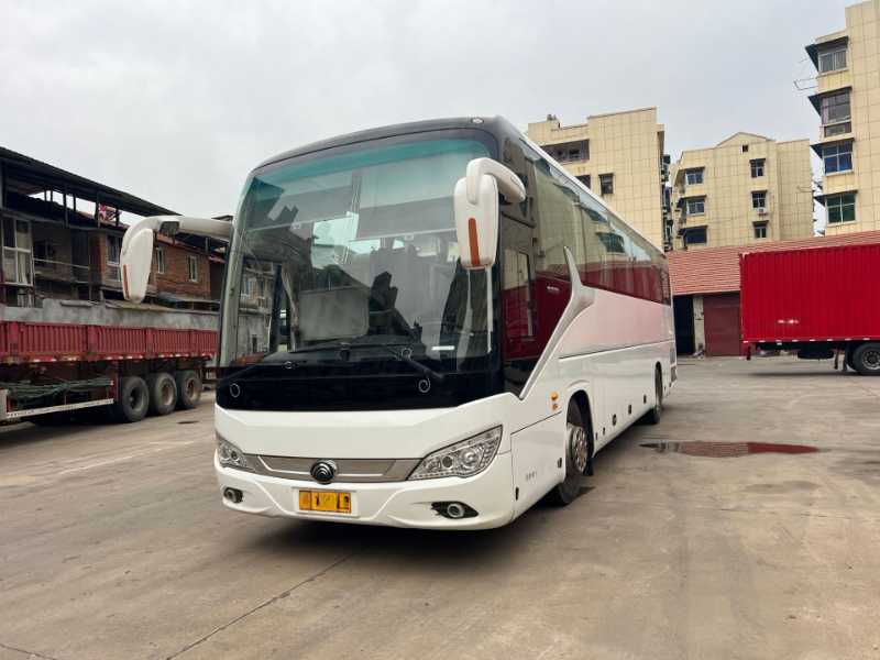 2017年5月上牌國五50座有暖氣宇通6120氣囊中門營運車