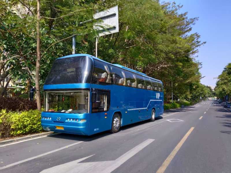 2017年上牌39座半臥國四有司機臥鋪大漢6128旅游車