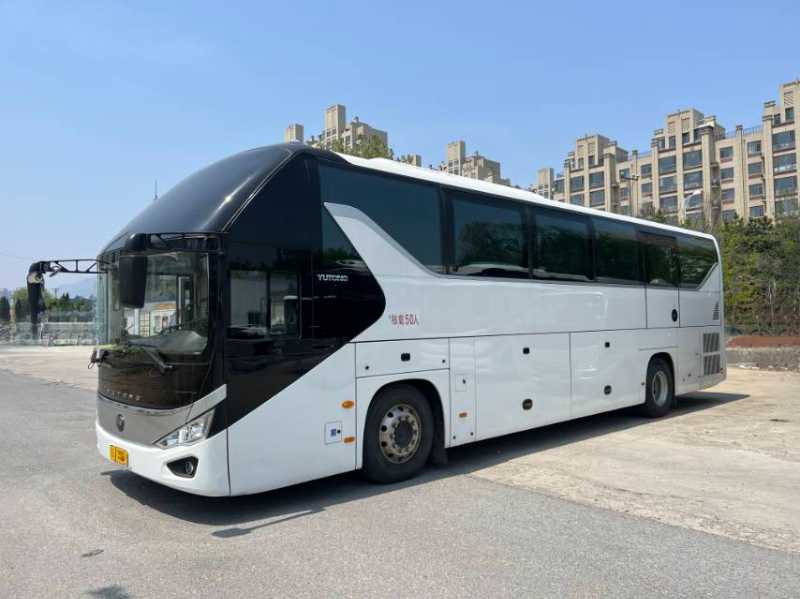 2021年9月上牌東北配國六50座鍋爐暖氣中空玻璃宇通6120旅游車