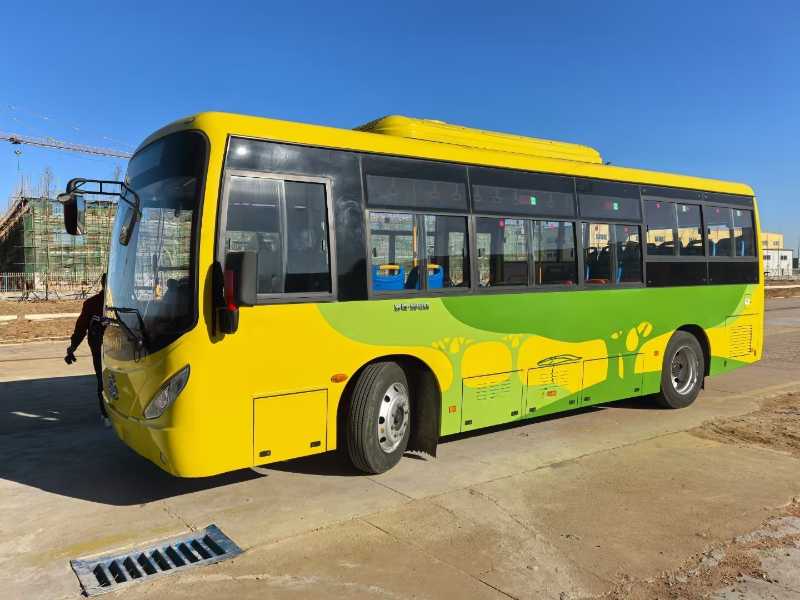 同款多臺(tái)全新8米31/62座舒馳寧德時(shí)代公交電車