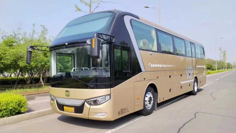 2024年4月上牌國(guó)六有公告37座2+1大商務(wù)座椅中通6129營(yíng)運(yùn)車(chē)