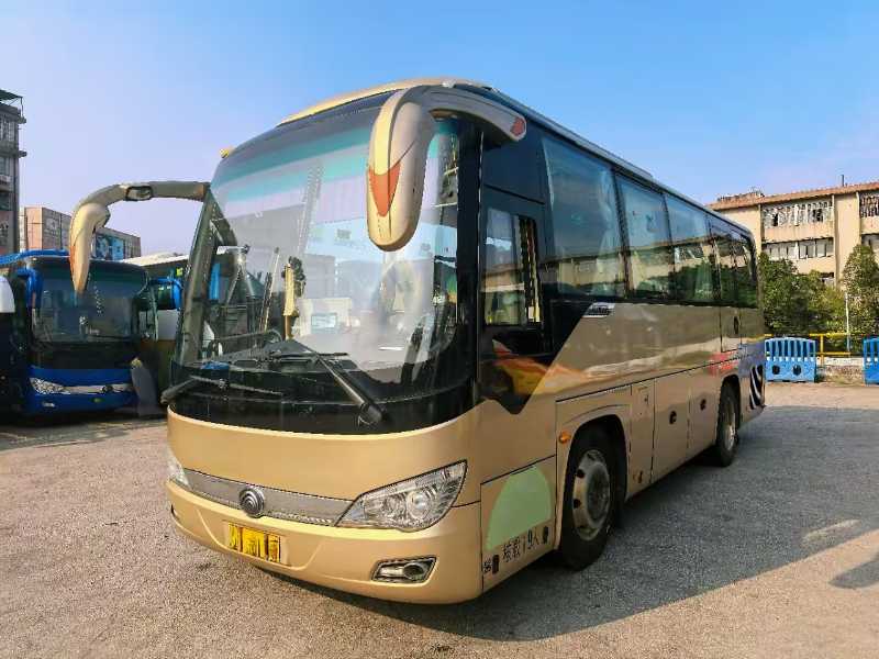 2018年10月 同款多臺粵牌國五19座2+1宇通6816氣囊營運車