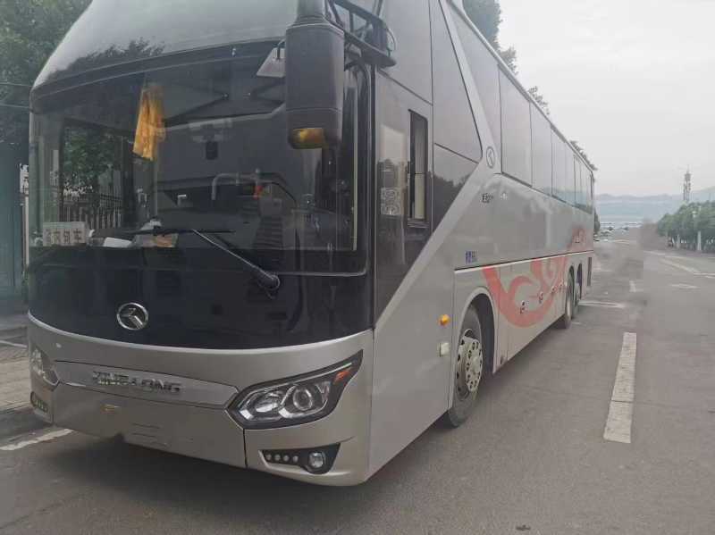 2020年11月上牌國五56座后吊輪雙檔金龍6135氣囊雙門車