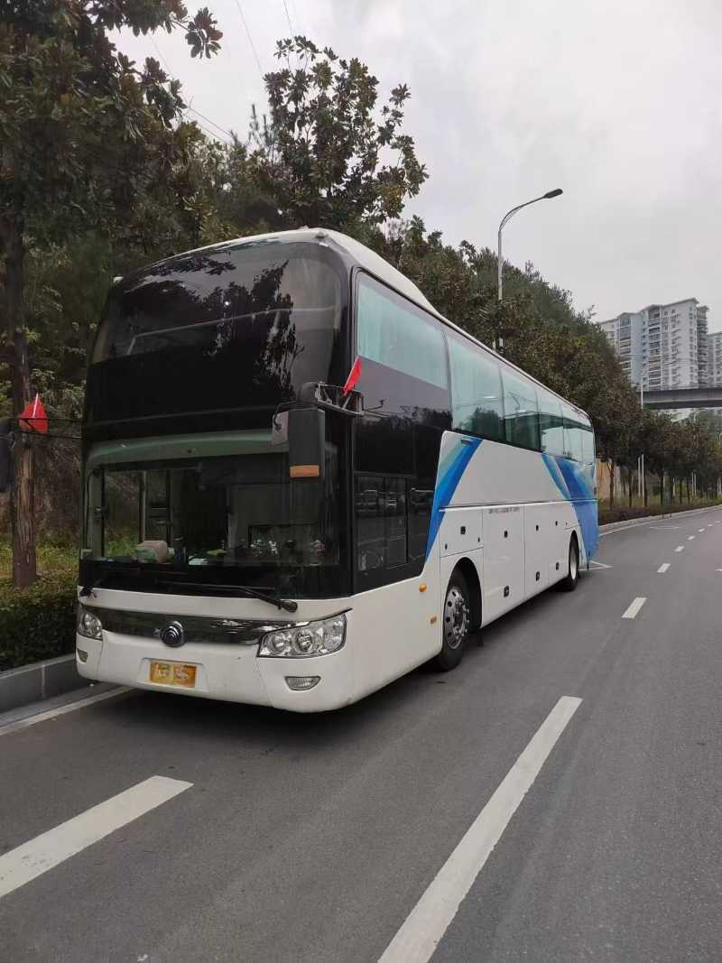 2017早產(chǎn)9天東北配有司機睡倉宇通54座一層半半旅游車