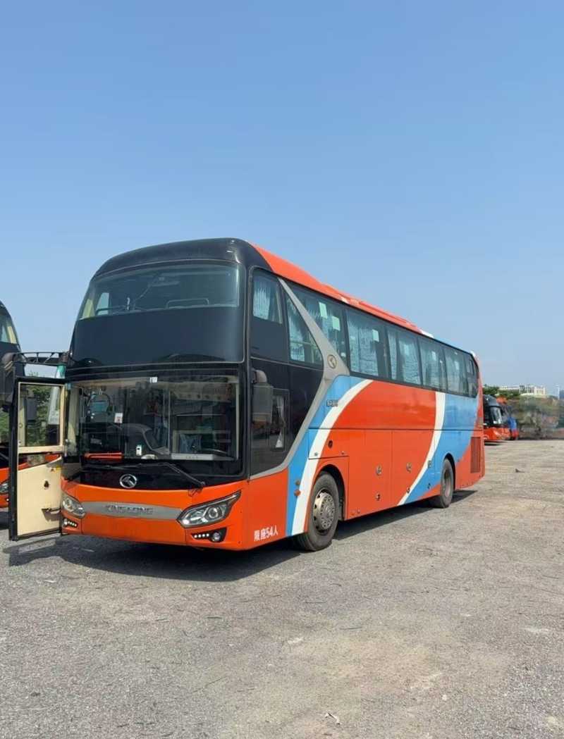 2017年上牌多臺粵牌國五54座一層半金龍6119一手旅游車