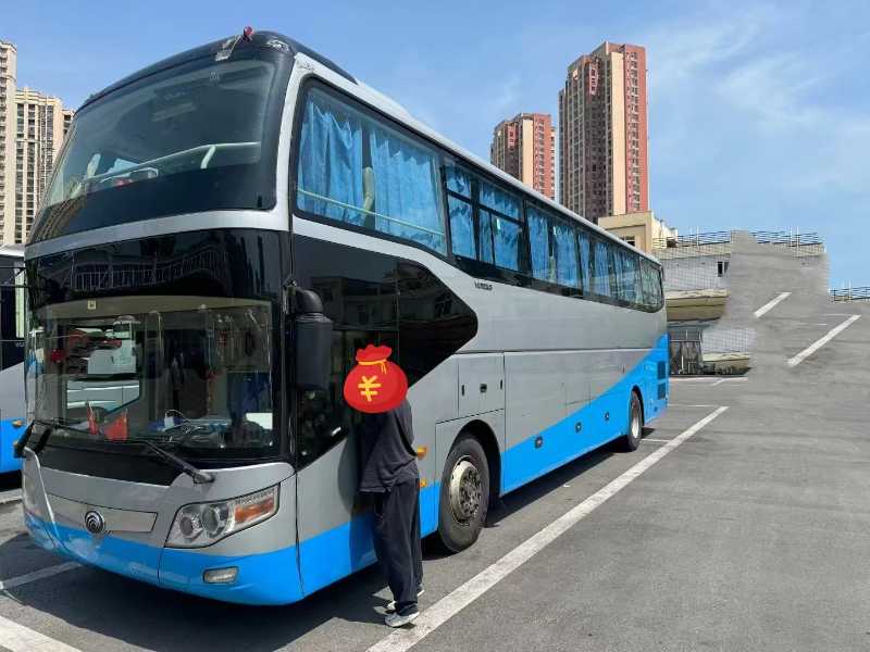 2016年11月上牌同款3臺(tái)一層半國(guó)四55座宇通6126氣囊營(yíng)運(yùn)車