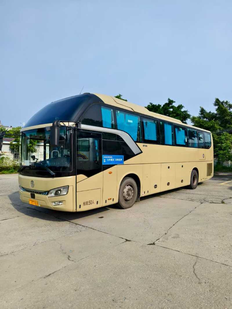 2023年5月上牌同款兩臺(tái)國(guó)六有公告50座金龍6122旅游車