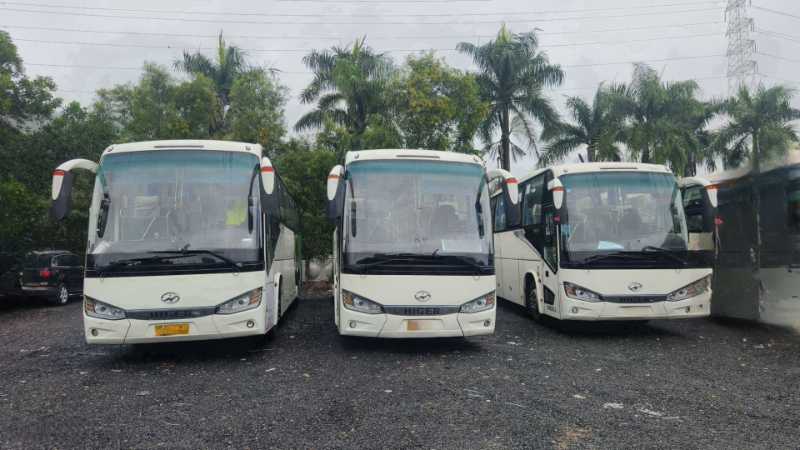 2018年底上牌同款多臺(tái)國(guó)五48座海格6111有中門(mén)暖氣車(chē)