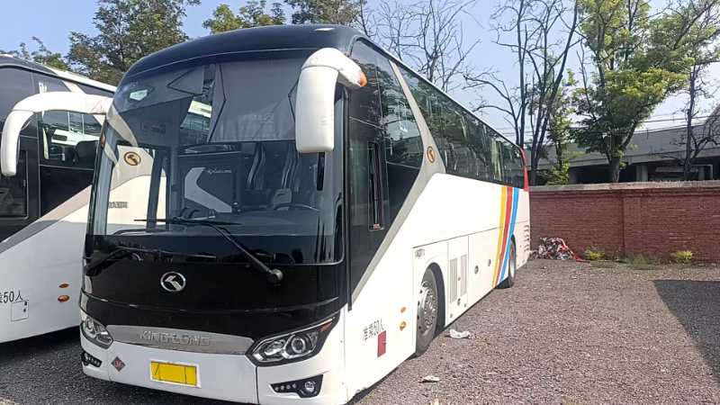 2017早產(chǎn)1天一批京牌國(guó)五50座金龍6125天然氣LNG營(yíng)運(yùn)車(chē)