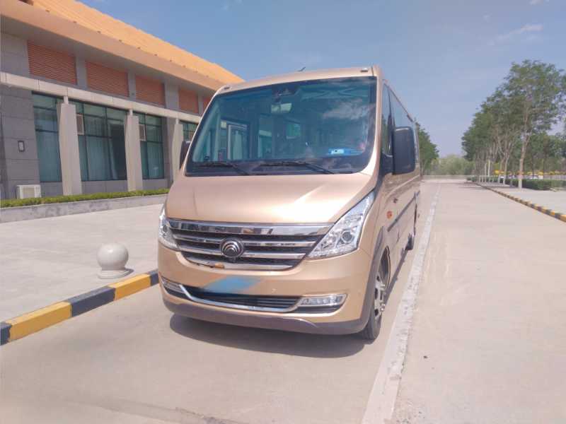 2020年9月 雙辦公桌19座宇通CL7