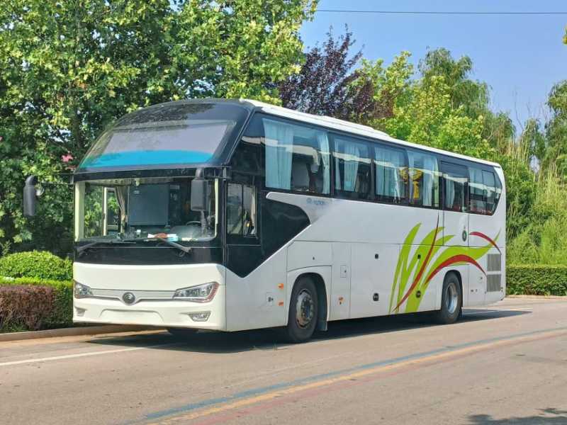 2020年8月上牌50座國(guó)五有暖氣油路加熱宇通6120一手旅游車