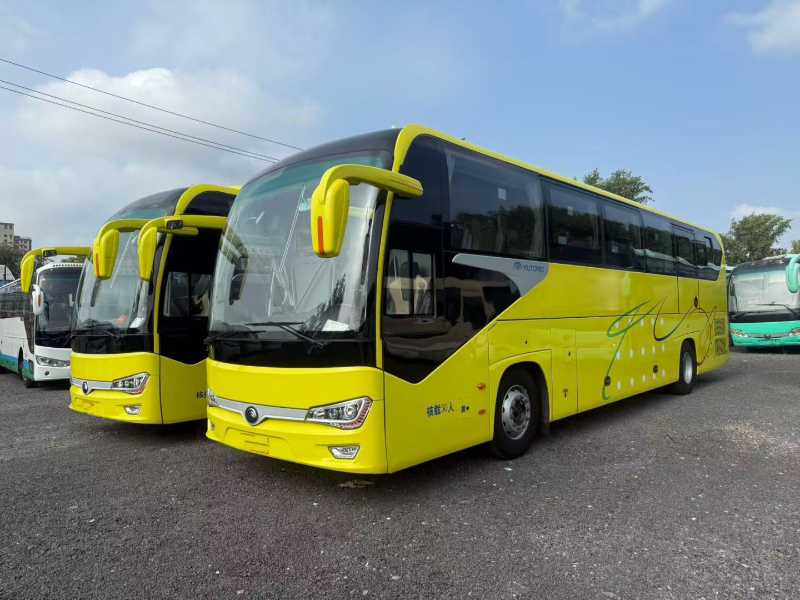 2019年6月上牌兩臺(tái)非營運(yùn)東北配國五50座宇通6128氣囊車