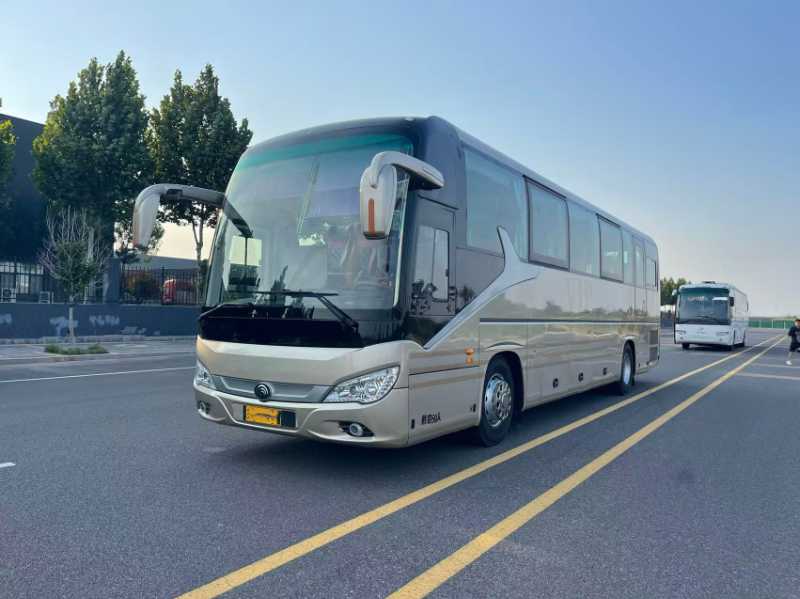 2019年3月上牌50座宇通6120氣囊旅游車