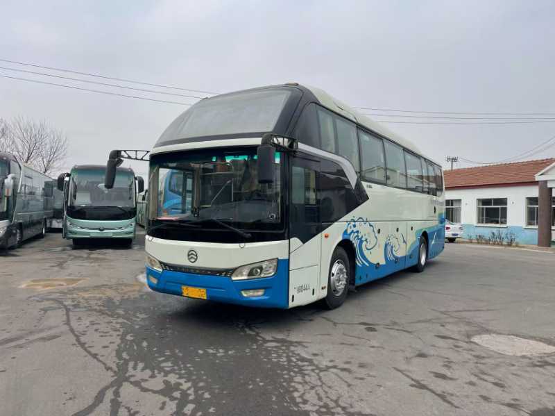 2018年7月上牌44座國(guó)五雙門雙檔齊全金旅6112氣囊營(yíng)運(yùn)車