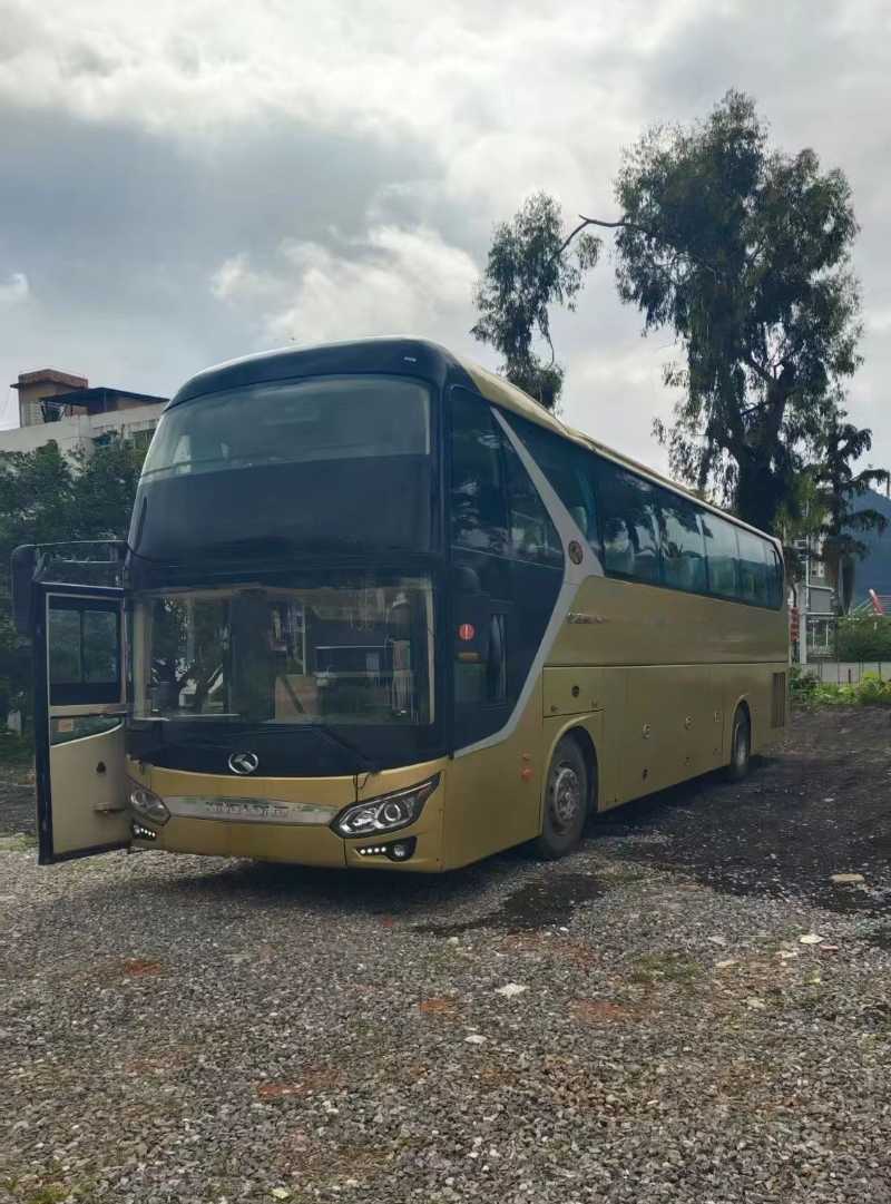 2016年5月上牌39座金龍6119氣囊中門司機臥鋪營運車