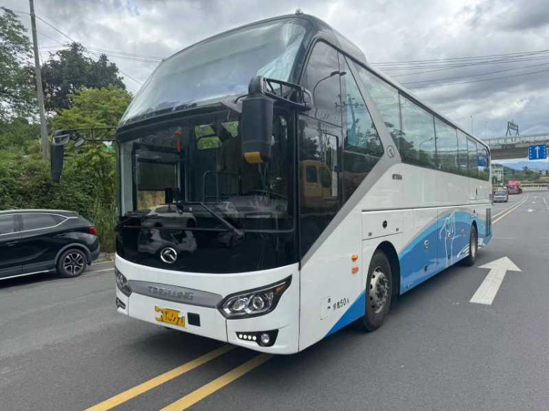 2023年9月上牌國六有公告50座金龍6125有司機睡倉旅游車