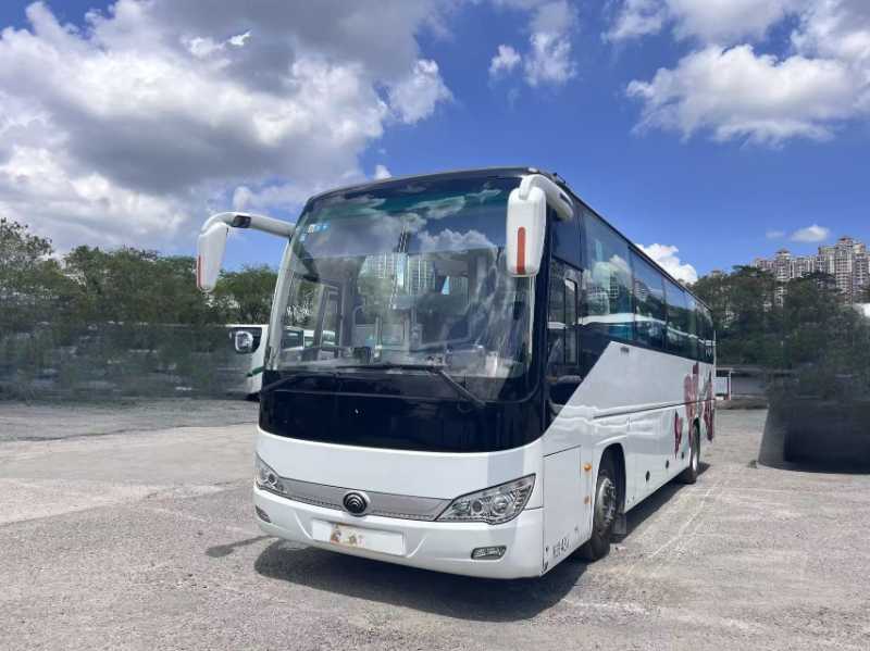 2020年11月上牌國(guó)五粵牌48座宇通6119一手氣囊中門(mén)旅游車(chē)