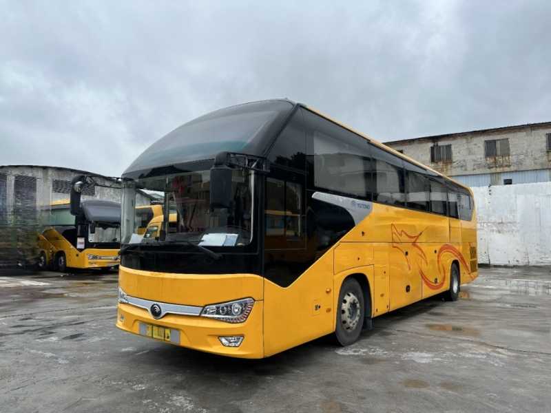 2021年2月上牌高配37座2+1宇通6128旅游車