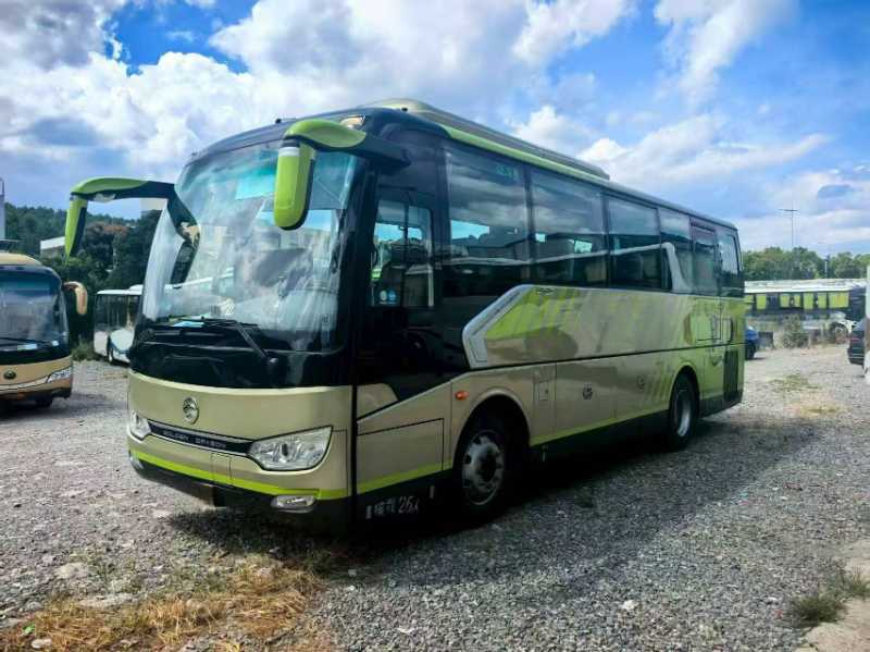 2024年2月上牌一批國六有公告26座2+1金旅旅游車