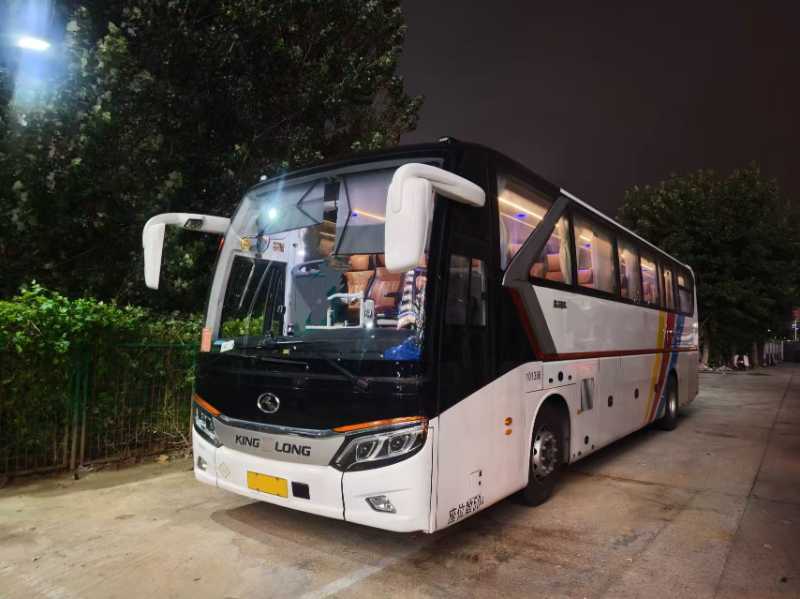 2016年12月上牌一批京牌國五50座金龍?zhí)烊粴釲NG氣囊營運車