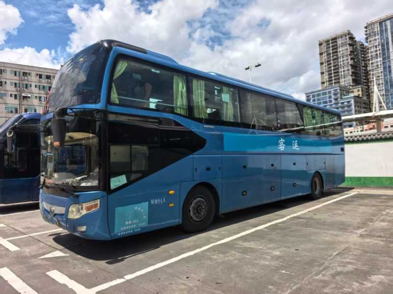 2016年7月上牌55座四輪碟剎宇通6126中門車