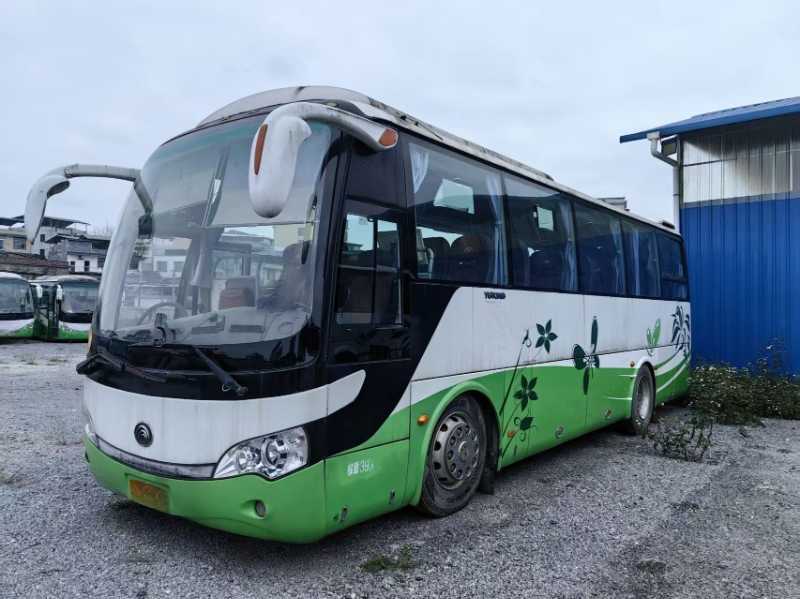 2013年37座宇通6908氣囊旅游車