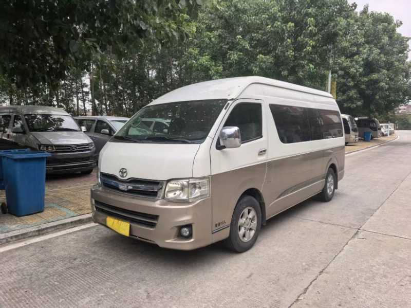 13座非營運(yùn)豐田海獅中型商務(wù)車