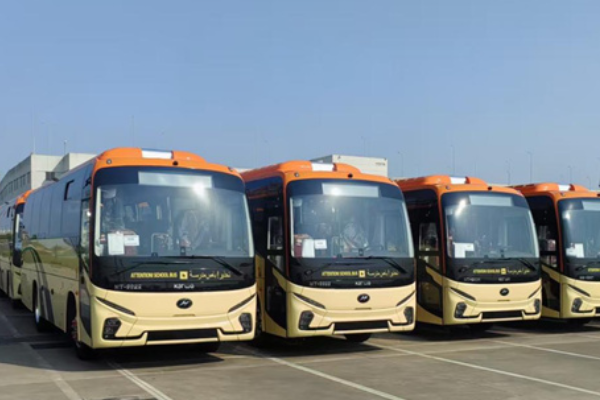 東風(fēng)康明斯賦能卡塔爾校車(chē)市場(chǎng) 硬核技術(shù)適配中東嚴(yán)苛工況